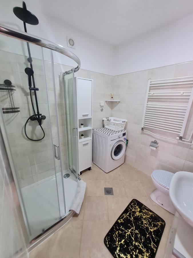 Studio Apartment City With Free Parking プーラ エクステリア 写真